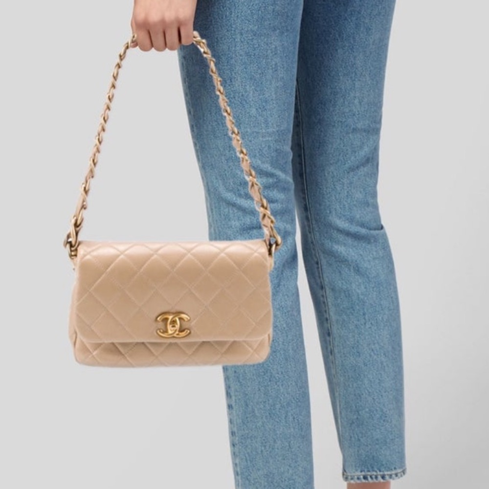 Chanel - Picture 6 of 7